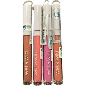 Wet n Wild Lip Gloss Set‎ of 4 New Sealed Love Berry Snuggle Nude Woman's